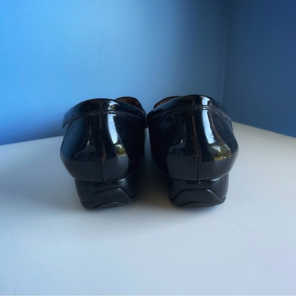 Size 7.5 black clogs with silver buckle and short heel - Picture 6 of 6